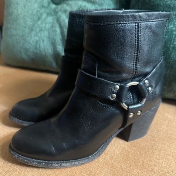 Frye Harness Ankle Boot with Block Heel - 7.5 - Picture 3 of 6